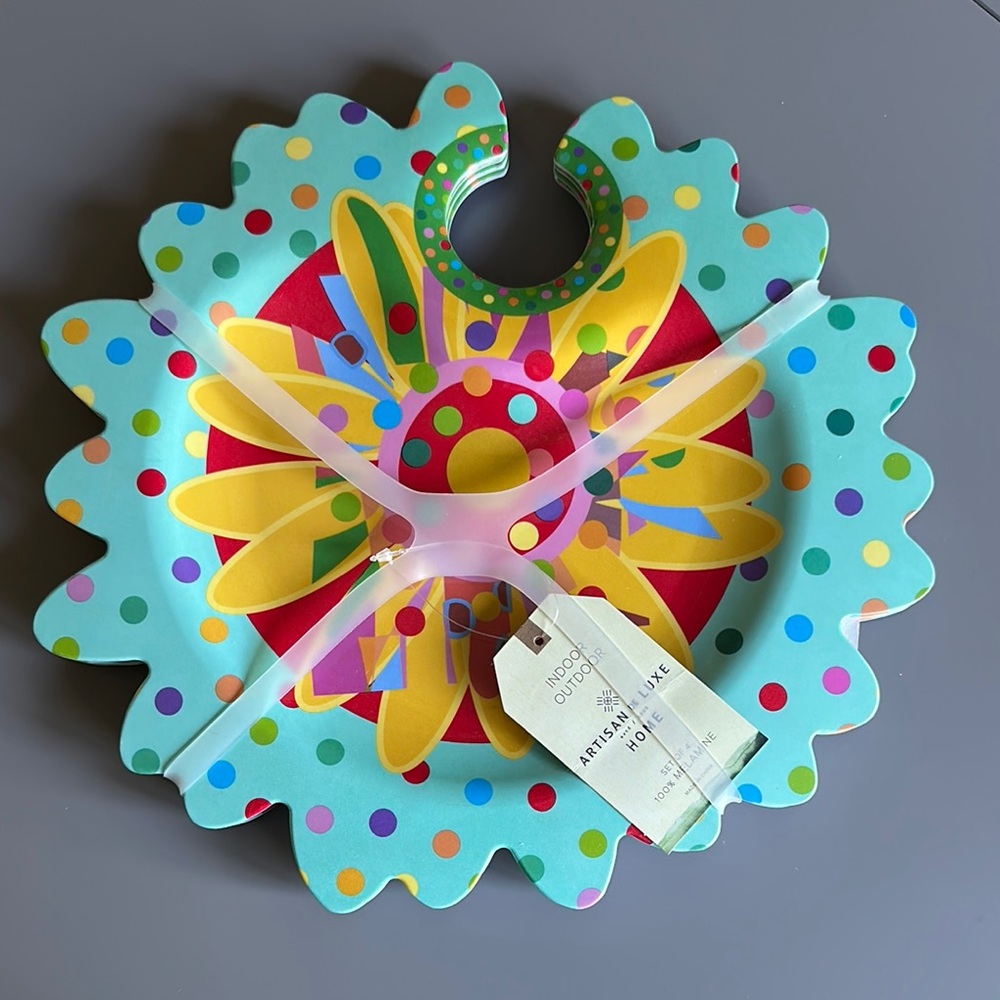 NWT Melamine Party Plates Sunflower  Polka Dot Cocktail Plate set of 4